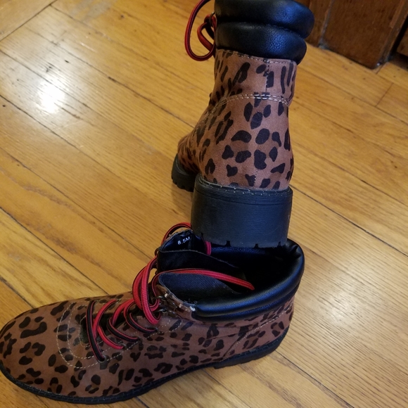 Maurice's hiking boots - Picture 3 of 8